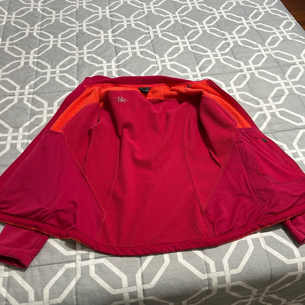 North Face soft shell (lightweight) medium jacket - image 5